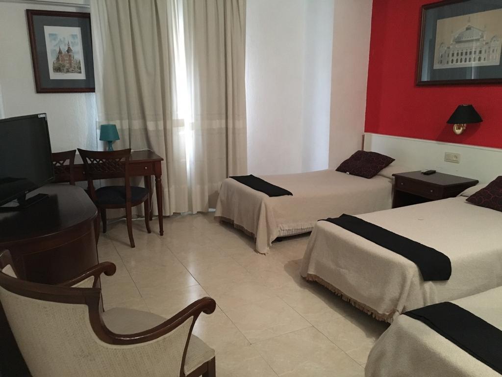 Hotel Nuevo Ara Caces